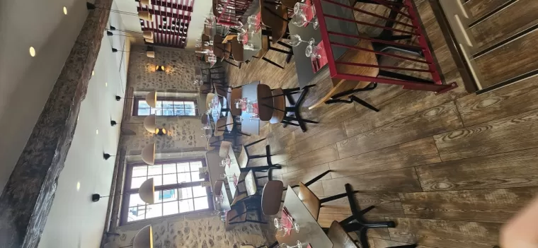 Salle a l'étage privatisée 