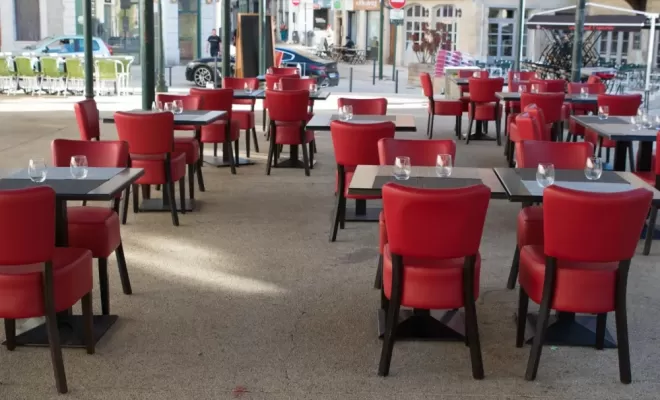 Terrasse sous les Halles St jean , Valence, La Cantine