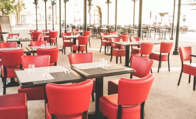 Terrasse sous les Halles St jean , Valence, La Cantine