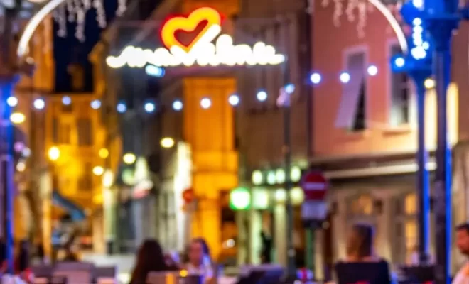 Terrasse sous les Halles St jean , Valence, La Cantine