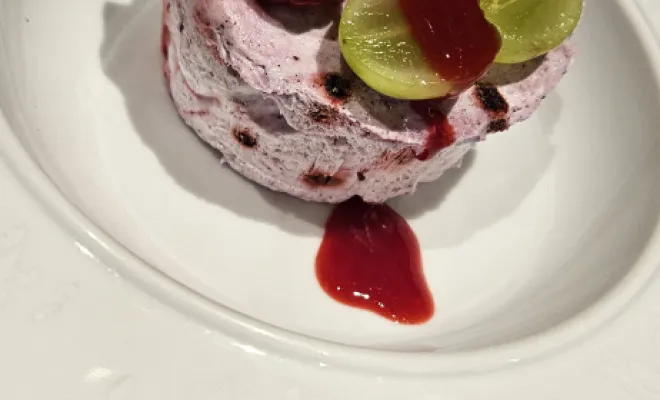 Nougat glacée myrtille framboise , Valence, La Cantine