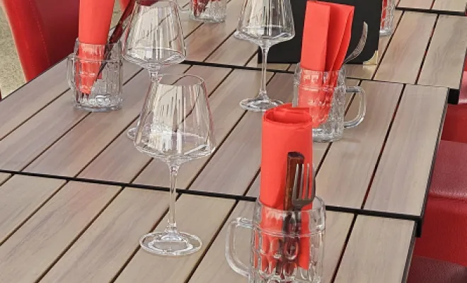 Notre belle terrasse ombragé , Valence, La Cantine